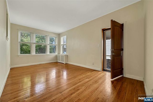 200-202 Oak Street, Weehawken, NJ 07086