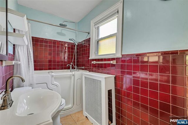 200-202 Oak Street, Weehawken, NJ 07086