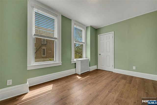 200-202 Oak Street, Weehawken, NJ 07086