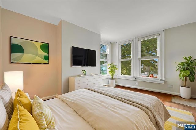 200-202 Oak Street, Weehawken, NJ 07086