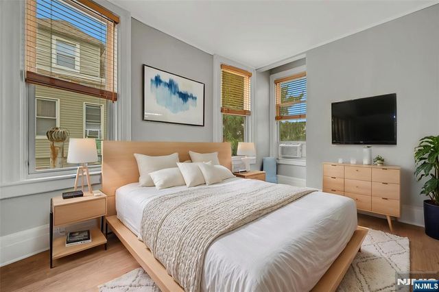 200-202 Oak Street, Weehawken, NJ 07086