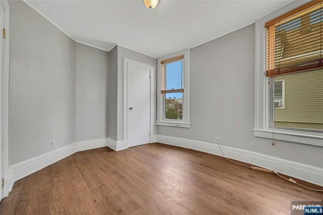 200-202 Oak Street, Weehawken, NJ 07086