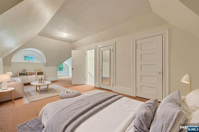 200-202 Oak Street, Weehawken, NJ 07086