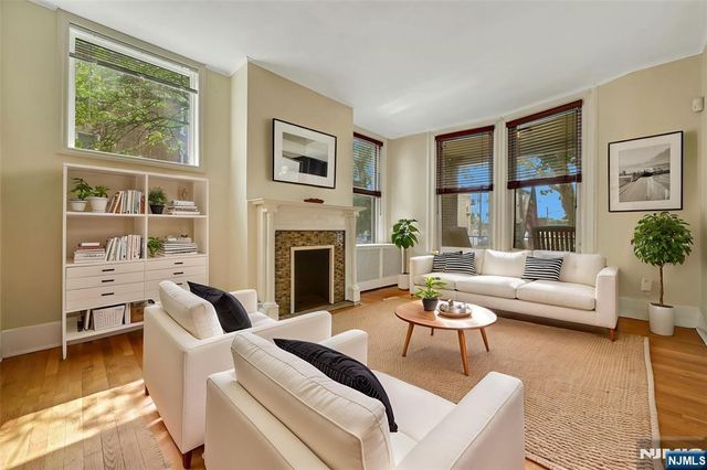 200-202 Oak Street, Weehawken, NJ 07086