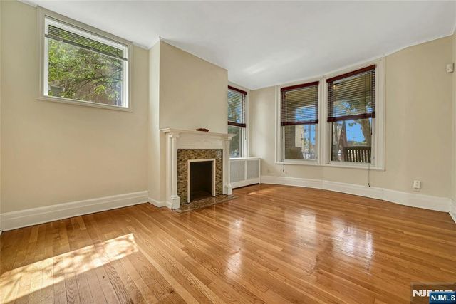 200-202 Oak Street, Weehawken, NJ 07086