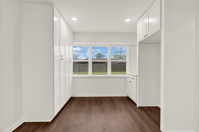 435 Bayou View Drive, El Lago, TX 77586