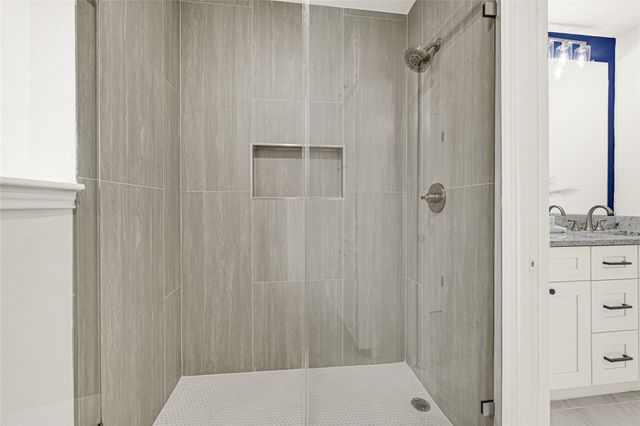 435 Bayou View Drive, El Lago, TX 77586