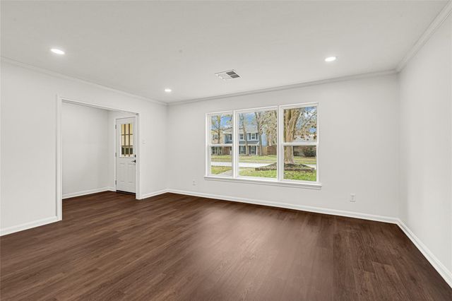 435 Bayou View Drive, El Lago, TX 77586