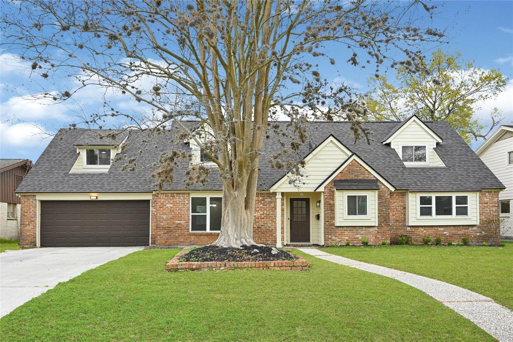 435 Bayou View Drive, El Lago, TX 77586