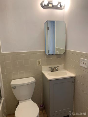 11 S Pelham Avenue, Edison, NJ 08344