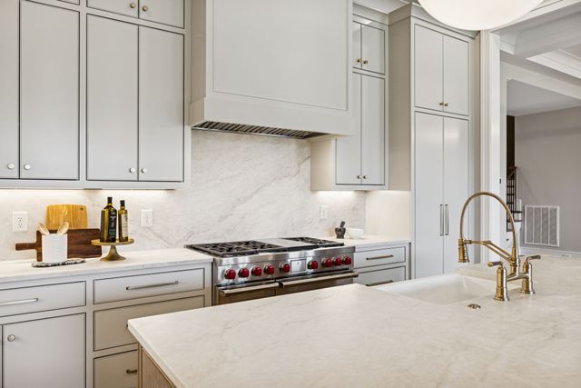 8729 Weller Ln, College Grove, TN 37046