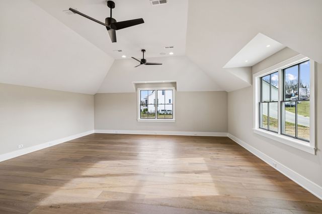 8729 Weller Ln, College Grove, TN 37046