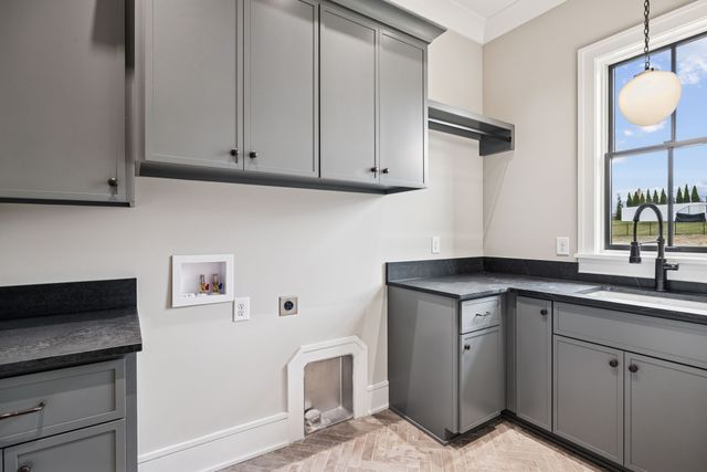 8729 Weller Ln, College Grove, TN 37046