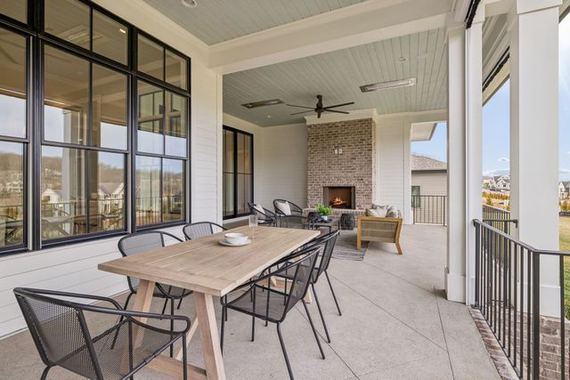 8729 Weller Ln, College Grove, TN 37046