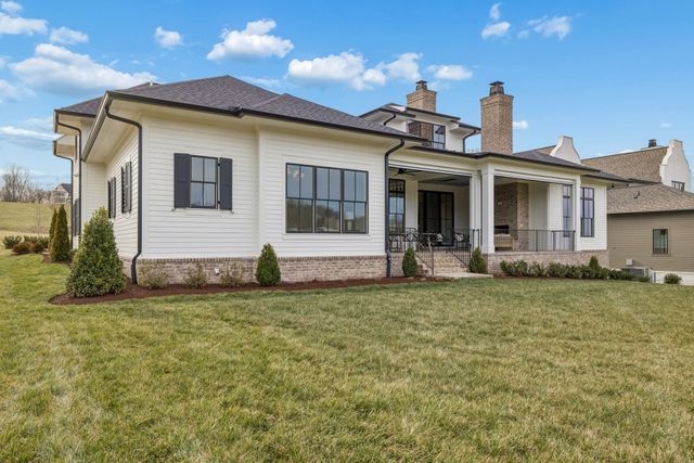 8729 Weller Ln, College Grove, TN 37046