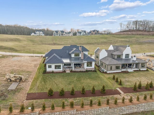 8729 Weller Ln, College Grove, TN 37046