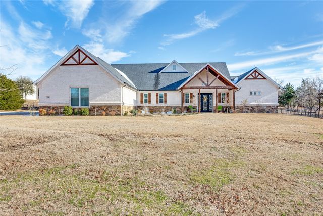 216 Deer Glade Court, Azle, TX 76020