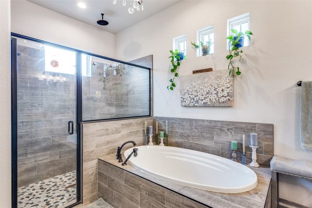 216 Deer Glade Court, Azle, TX 76020