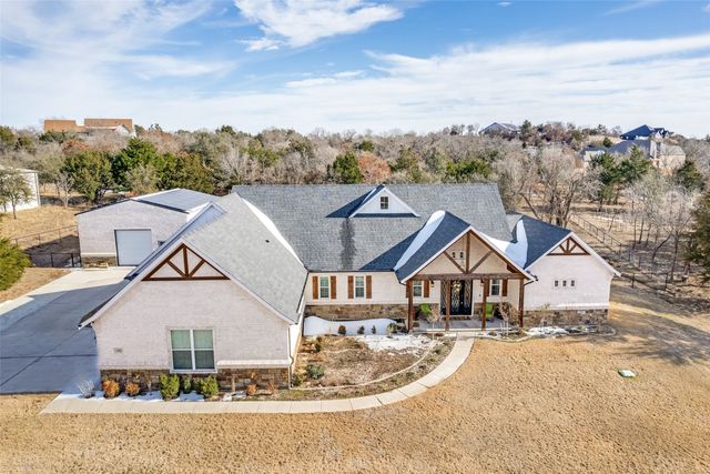 216 Deer Glade Court, Azle, TX 76020