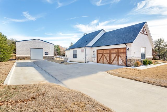 216 Deer Glade Court, Azle, TX 76020