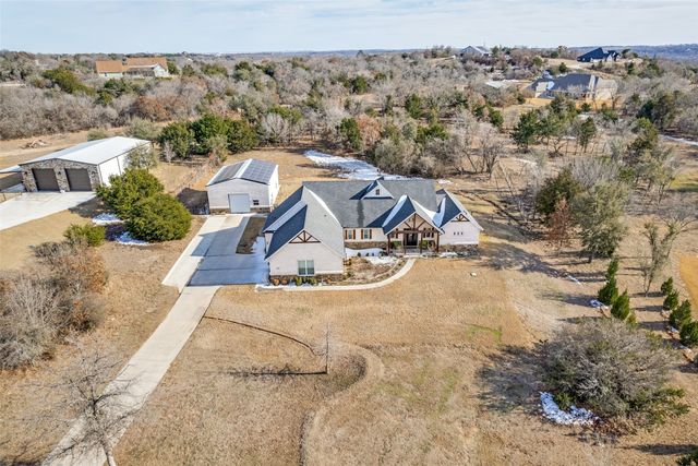 216 Deer Glade Court, Azle, TX 76020
