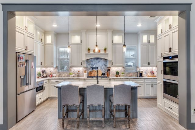 216 Deer Glade Court, Azle, TX 76020