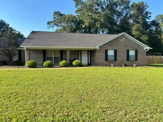 236 Shulsen Drive, Ozark, AL 36360