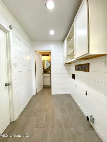 107 W Lakeshore Drive, Carriere, MS 39426