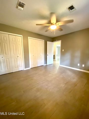 107 W Lakeshore Drive, Carriere, MS 39426