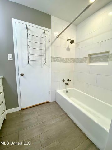 107 W Lakeshore Drive, Carriere, MS 39426