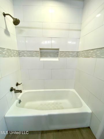 107 W Lakeshore Drive, Carriere, MS 39426