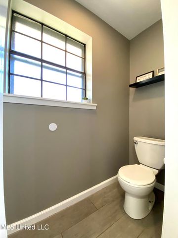 107 W Lakeshore Drive, Carriere, MS 39426