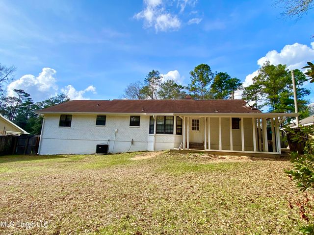 107 W Lakeshore Drive, Carriere, MS 39426