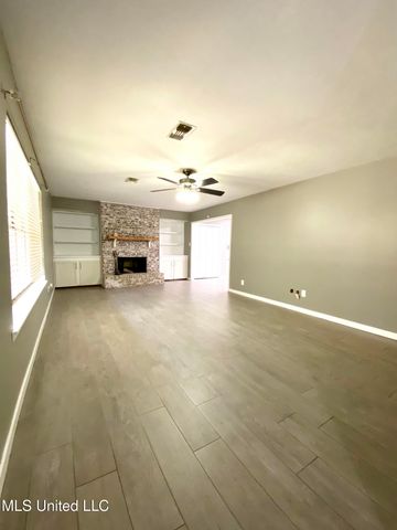 107 W Lakeshore Drive, Carriere, MS 39426