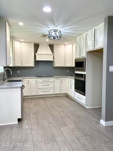 107 W Lakeshore Drive, Carriere, MS 39426