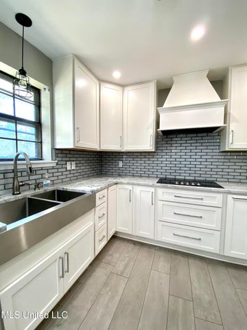 107 W Lakeshore Drive, Carriere, MS 39426