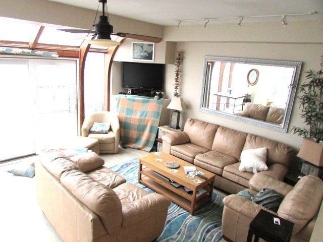 54 Oceanside Drive 54, Hull, MA 02045