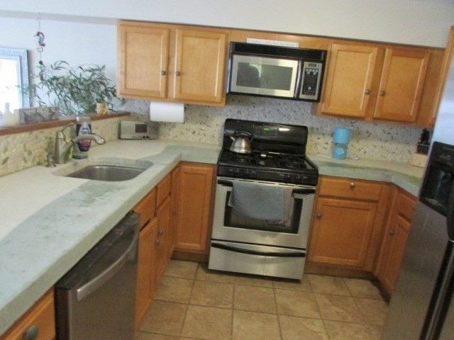 54 Oceanside Drive 54, Hull, MA 02045