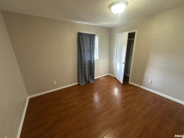 1030 W BERRIEN Street, Galesburg, IL 61401