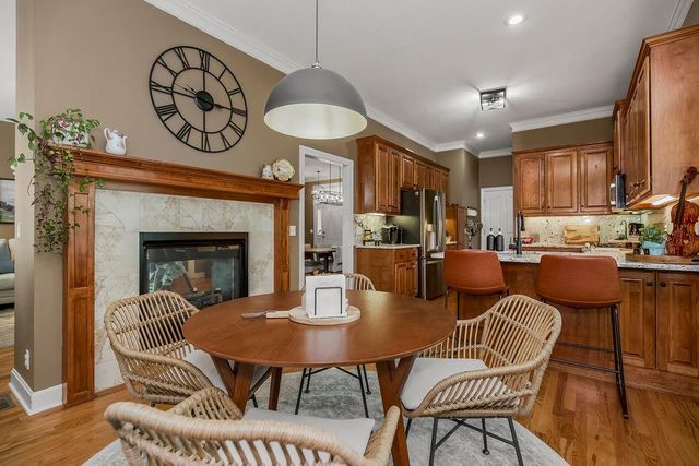 916 SW Lauren Court, Lee's Summit, MO 64081