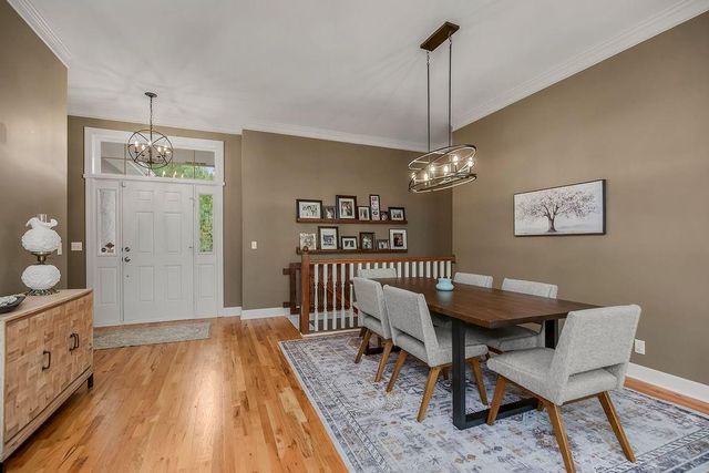916 SW Lauren Court, Lee's Summit, MO 64081
