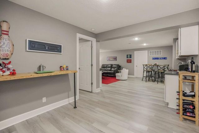916 SW Lauren Court, Lee's Summit, MO 64081