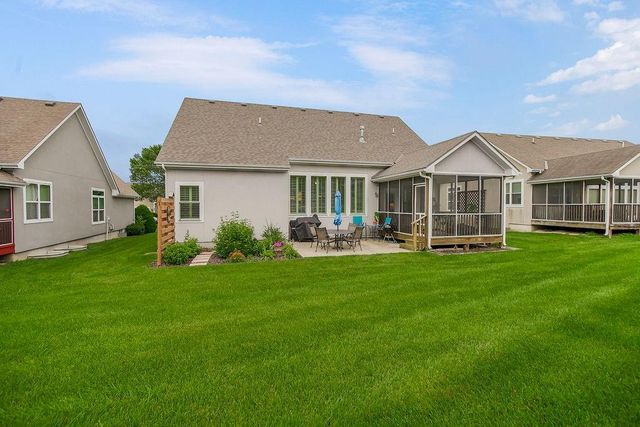 916 SW Lauren Court, Lee's Summit, MO 64081