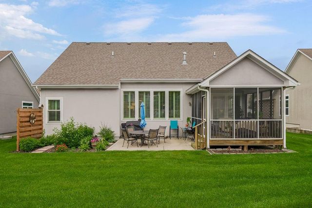 916 SW Lauren Court, Lee's Summit, MO 64081