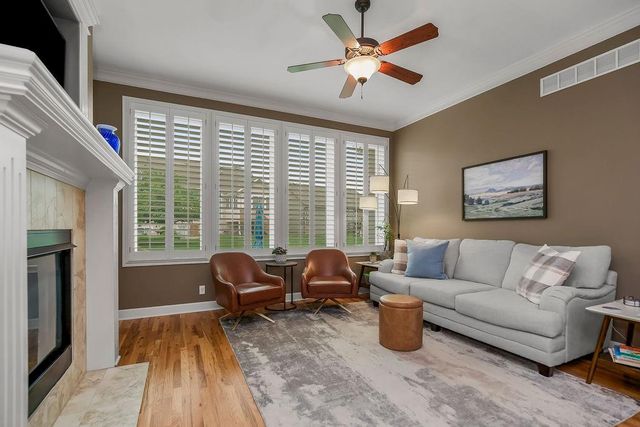 916 SW Lauren Court, Lee's Summit, MO 64081