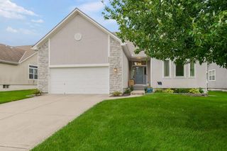 916 SW Lauren Court, Lee's Summit, MO 64081