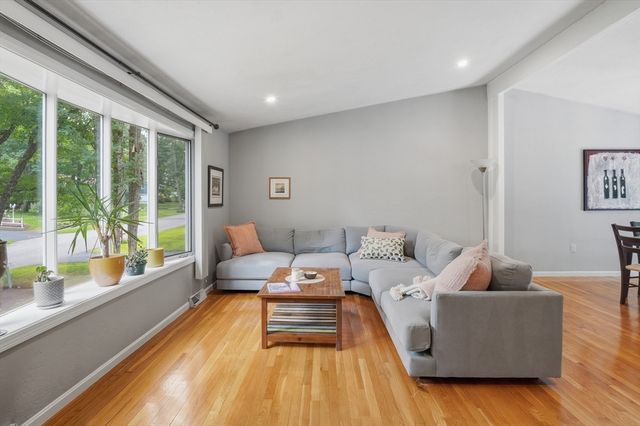 36 Valentine Rd, Northborough, MA 01532