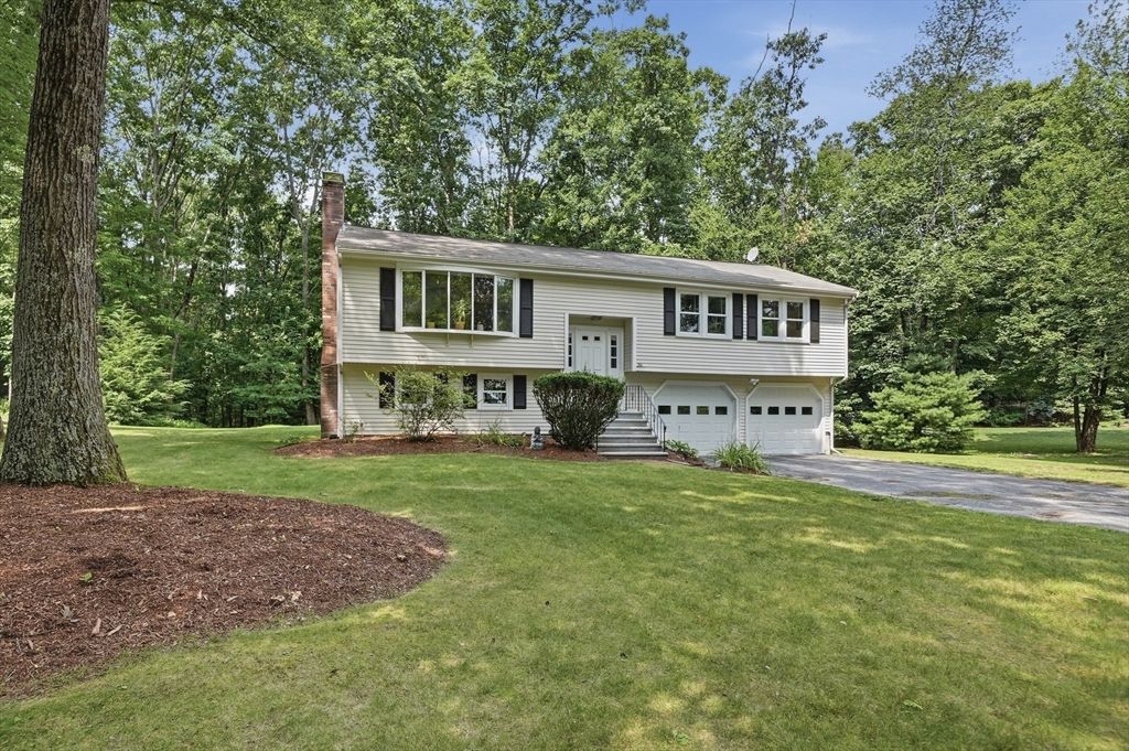 36 Valentine Rd, Northborough, MA 01532