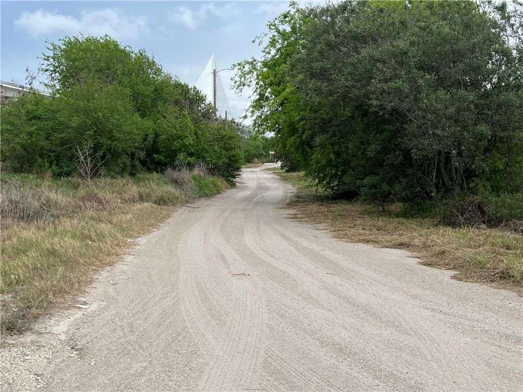 1404 Frank St, Corpus Christi, TX 78401 — photo 5