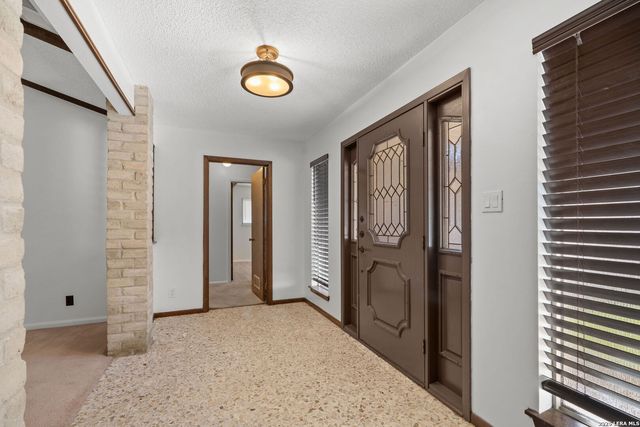 335 Madrid, Universal City, TX 78148